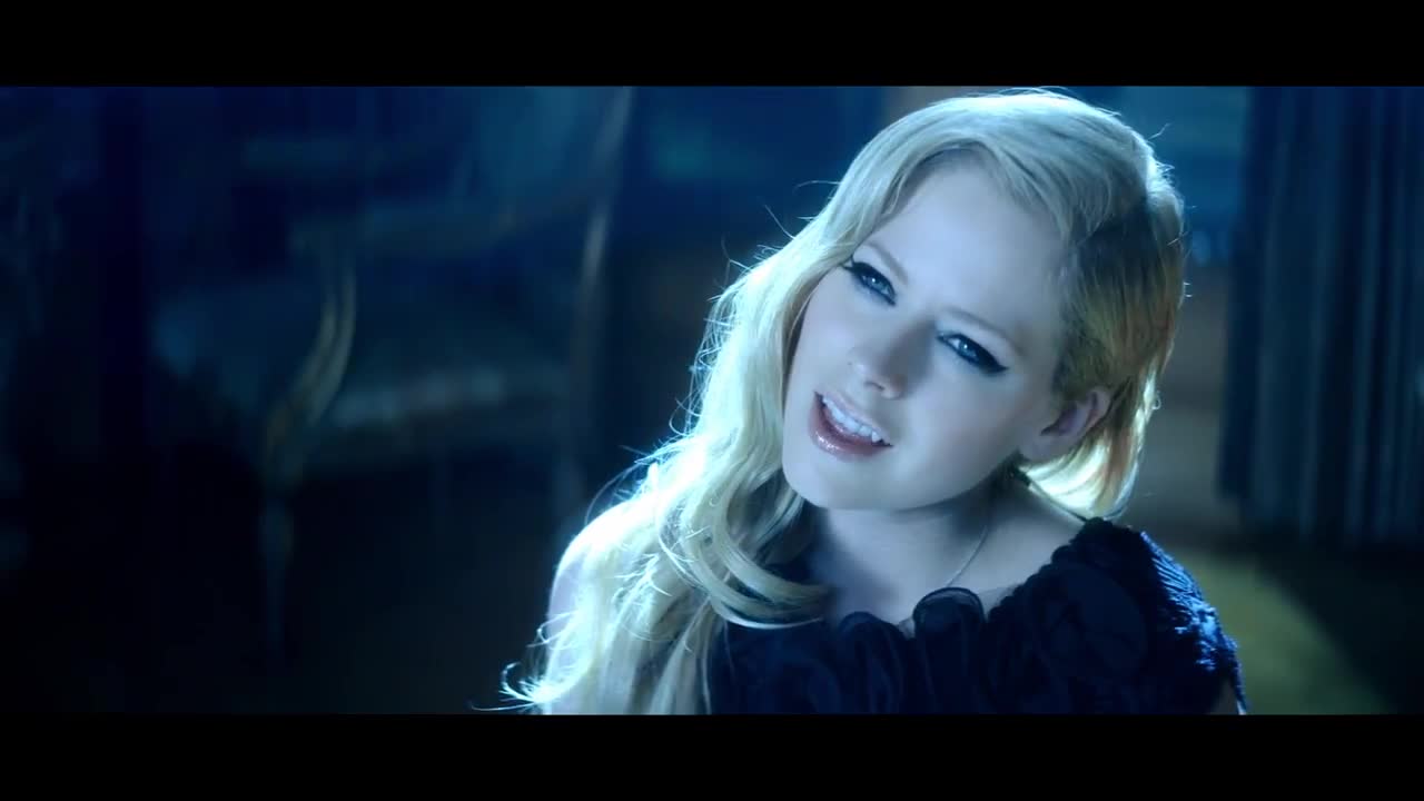 Avril Lavigne ft. Chad Kroeger - Let Me Go ( Официално Видео )