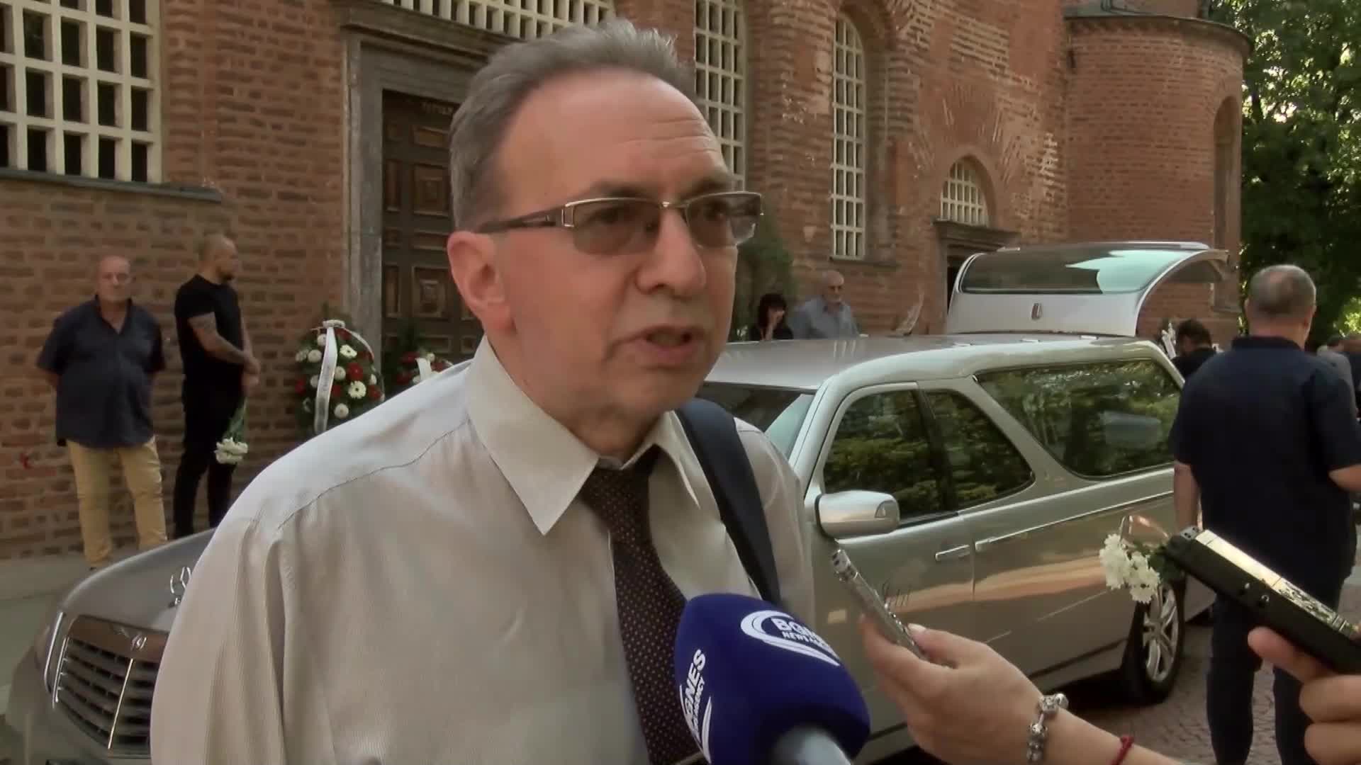 Семейство, приятели и колеги изпратиха Иван Нейков в последния му път