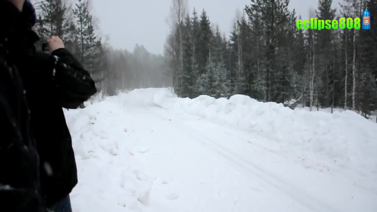 Тоя не го слуша главата 