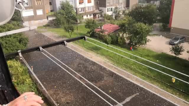 "Моята новина": Градушка в Мездра