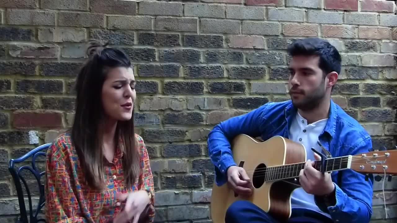 "Shape of you" Ed Sheeran Cover. (Lowri con Néstor BG)