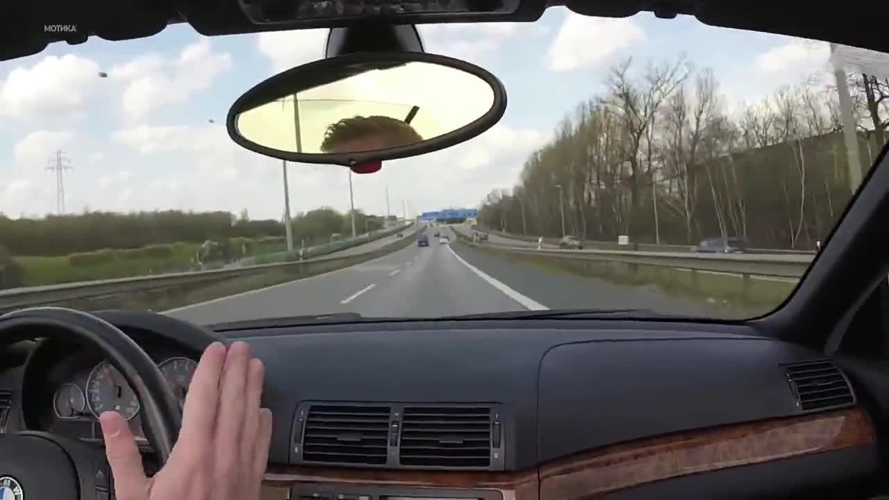 Шофьор на микробус унижава BMW  M3