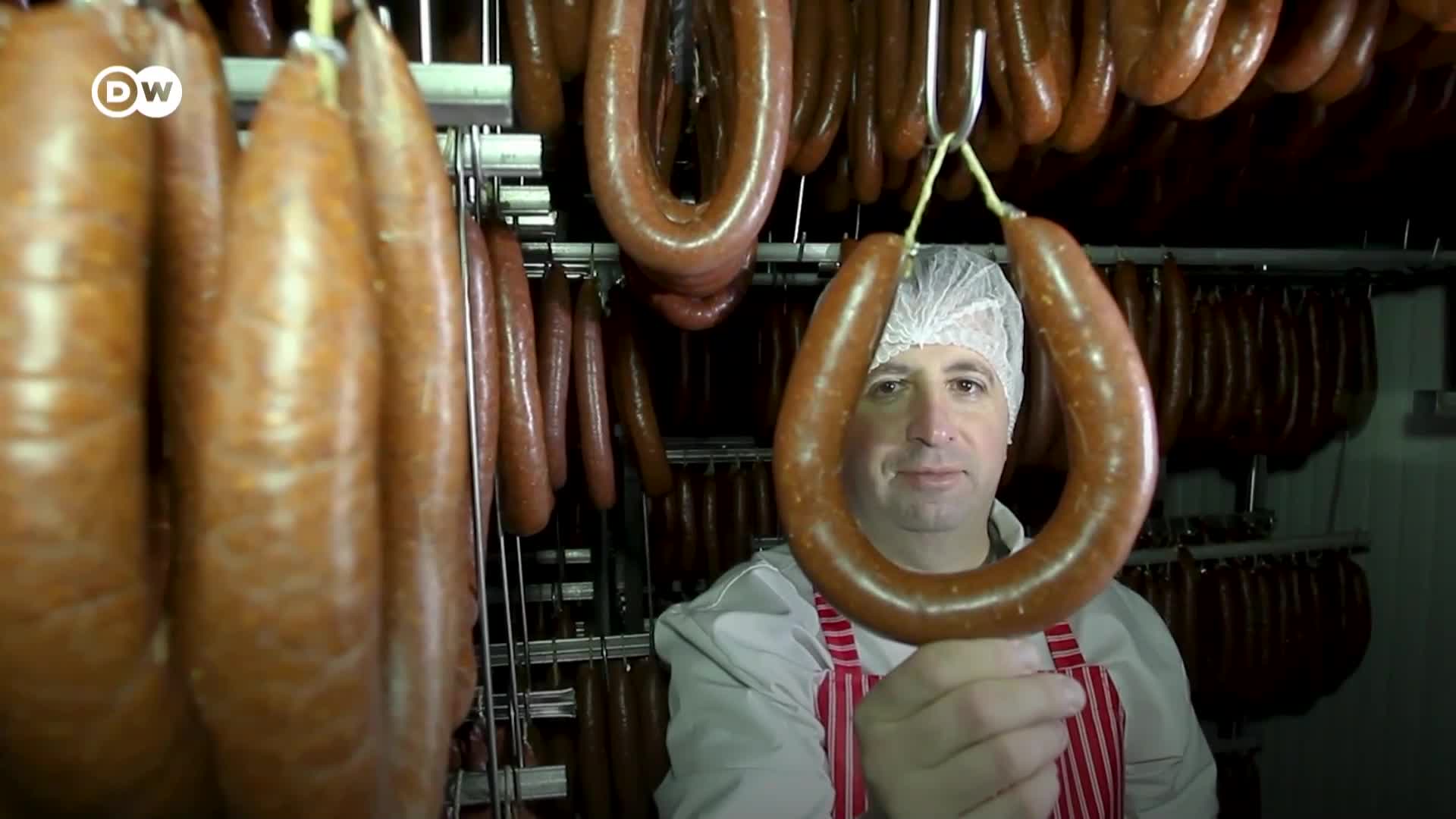Сърбия: Какво е гладена наденица?