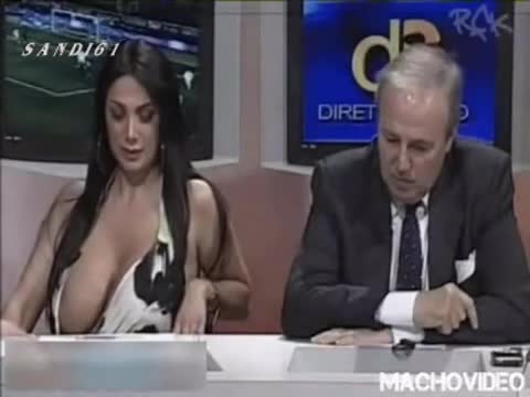 Искам я по нашата телевизия , тази спортна говорителка 
