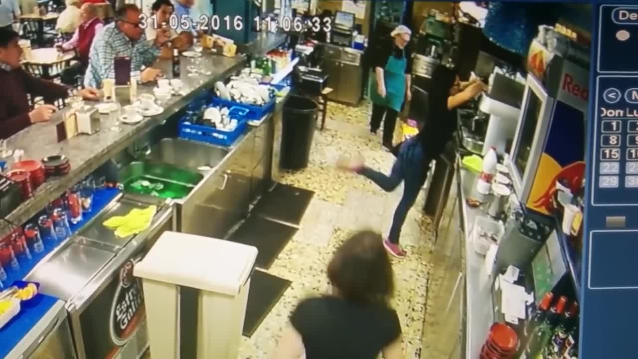 Жена с невероятно бърз рефлекс