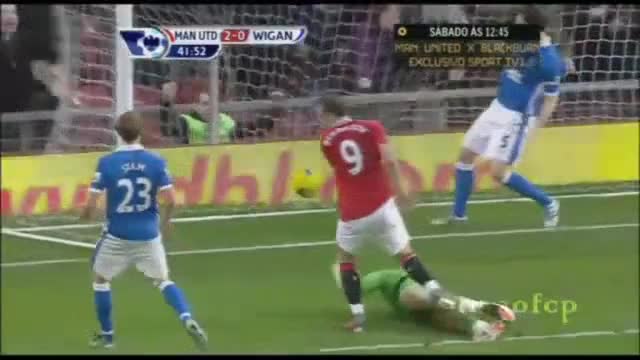 Хеттрик на Бербатов срещу Уигън - 26.12.2011г