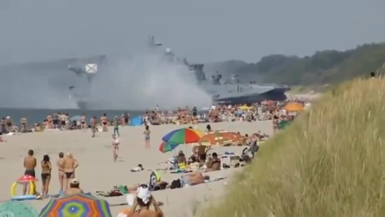 Руски звяр на плажа
