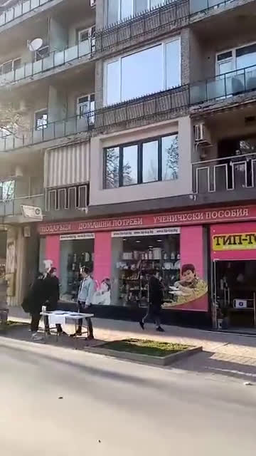 Млади музиканти докараха пролетта с балкон фест в Шумен