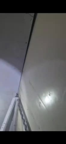 Заловиха 8 мигранти, укрити в тайник на микробус на българо-гръцката граница
