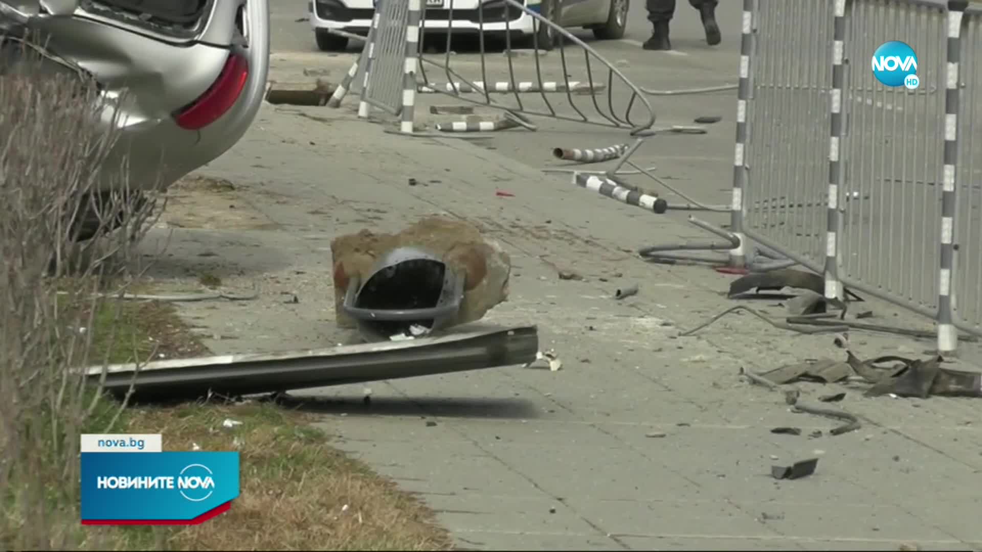 19-годишна помете спирка и обърна колата си по таван във Враца