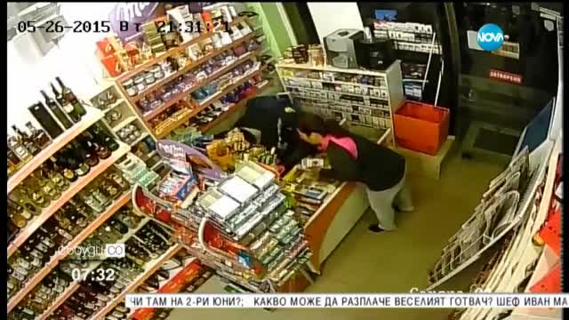 Решават дали да оставят в ареста семейството обирджии