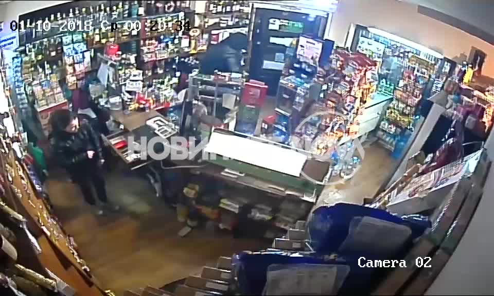 Въоръжен крадец обра магазин в Перник