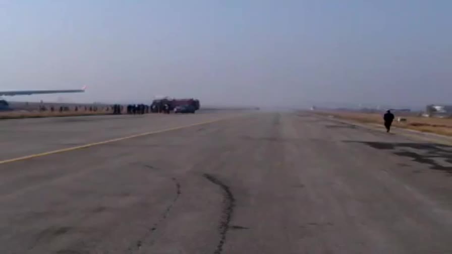Турски самолет катастрофира при излитане в Непал - 2