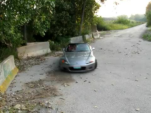 Honda S2000 Прави Малки Изпълнения 