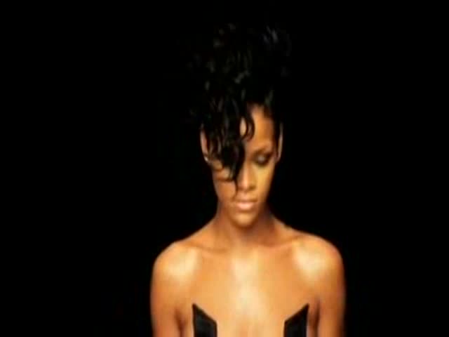 Бг Превод* Rihanna гола в клипа на Kanye West - Paranoid (hq)