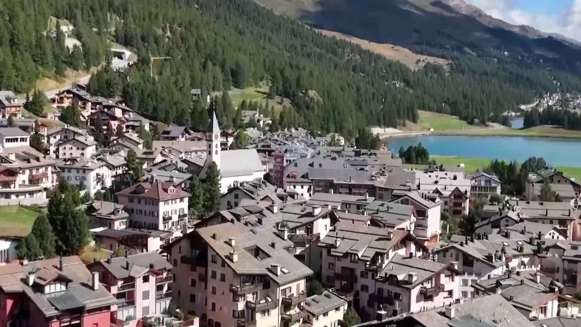 Проведоха състезание по уиндсърф в живописно езеро в Швейцария (ВИДЕО)
