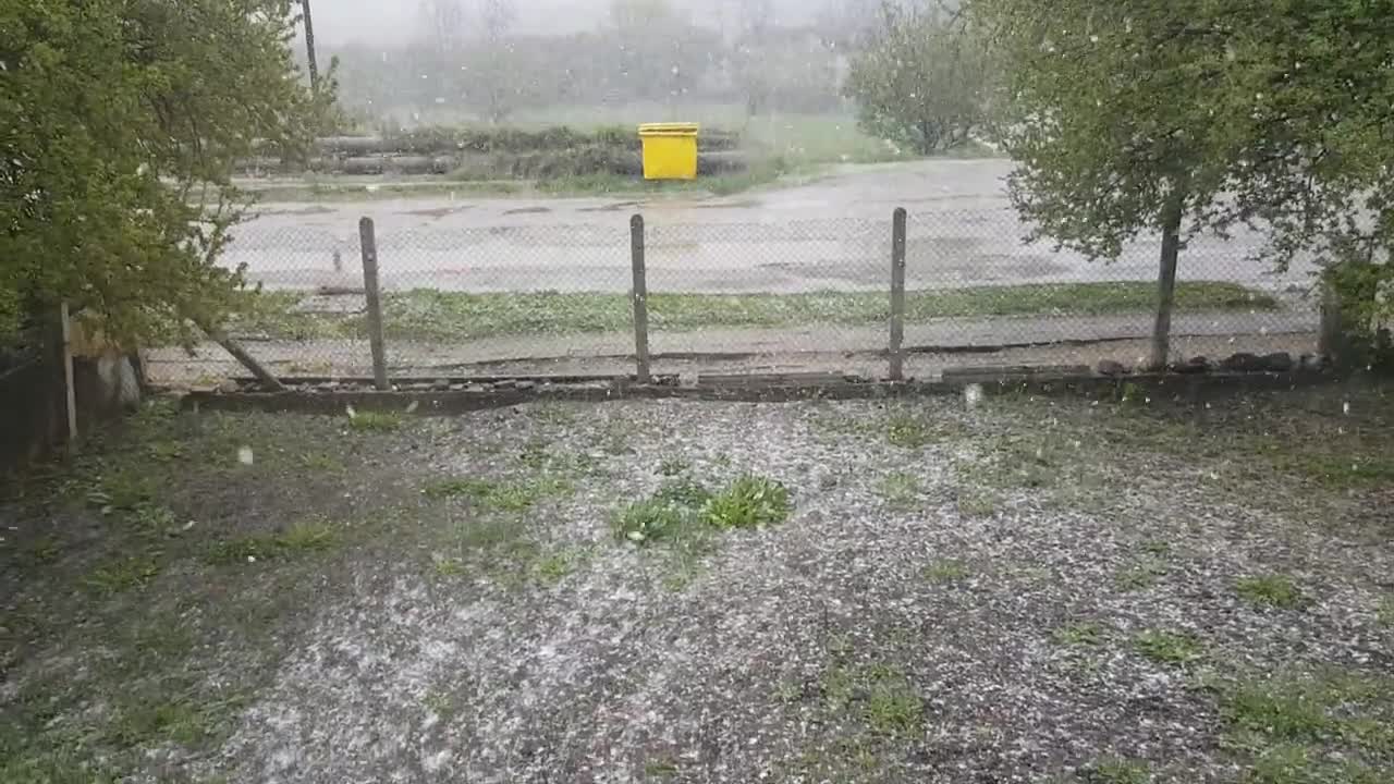 Сняг заваля в Драгоман