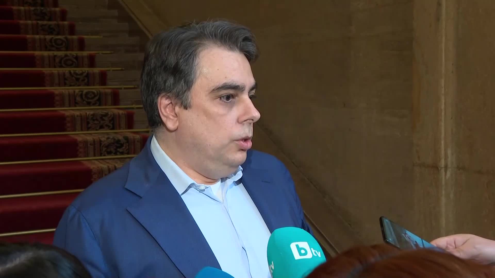 Асен Василев: Премиерът не знаеше за акцията на ДАНС в агенция "Митници"