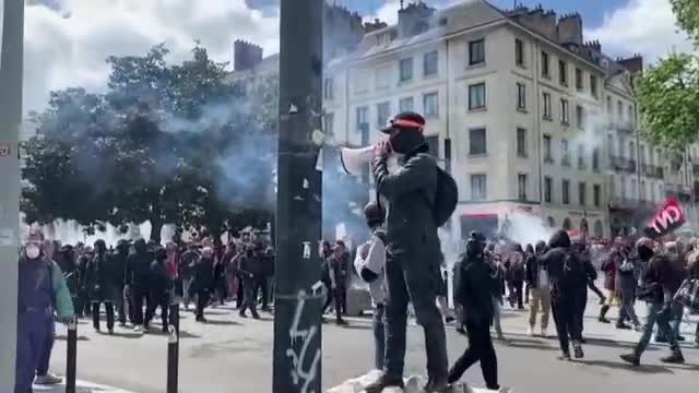 Сблъсъци по време на протестите във Франция