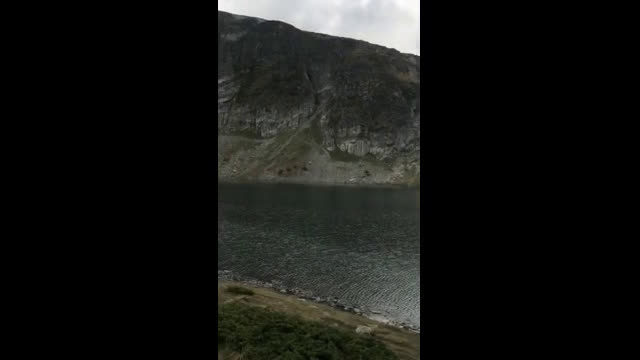 Мъж отново се изкъпа в едно от Рилските езера