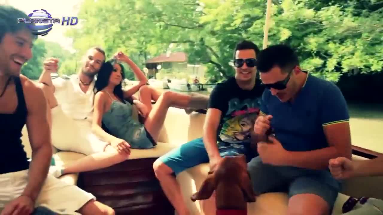Ани Хоанг и Крум - Целувай и хапи