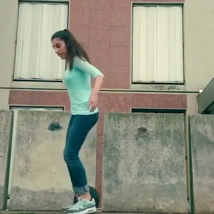 Момиче с напреднали freestyle умения