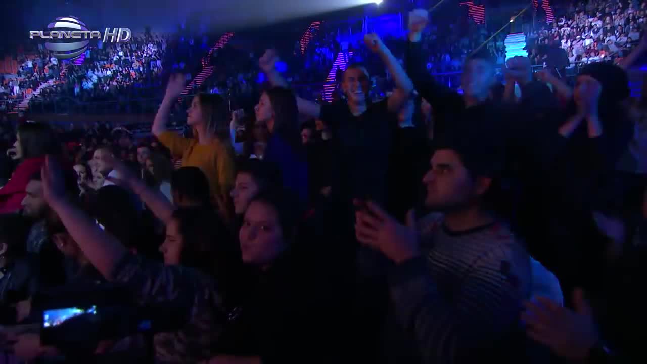 Анелия - Дай ми още, live 2017