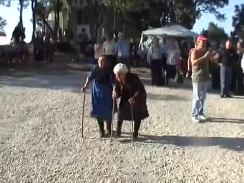 Наши баби станаха световни знаменитости