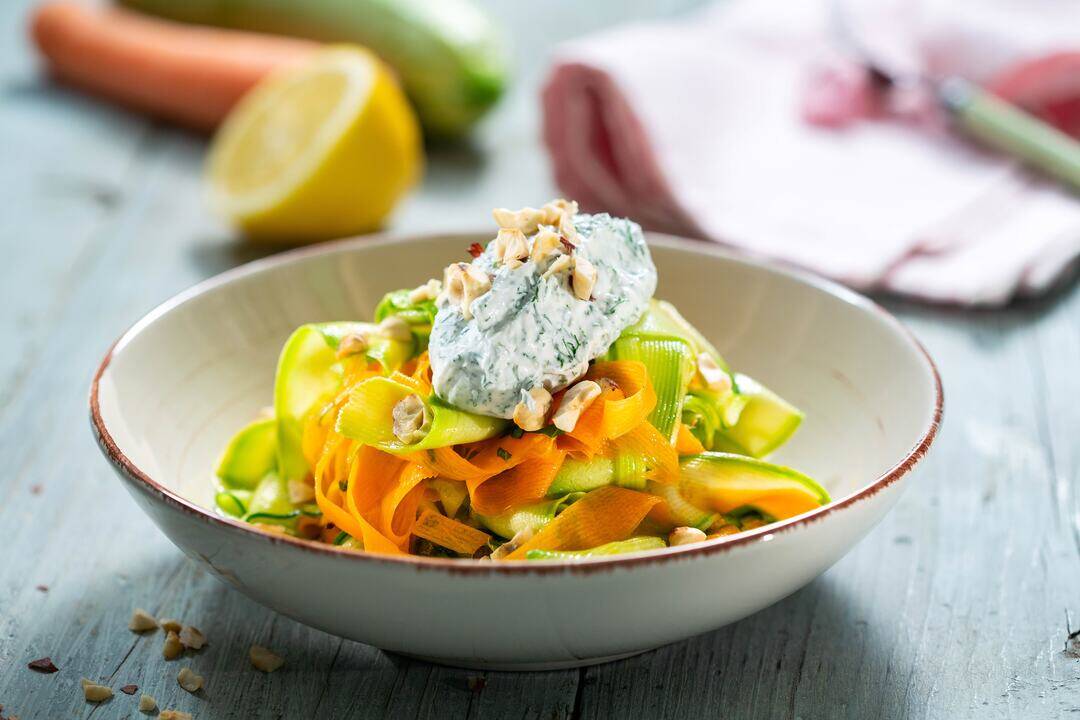 24Kitchen | Бон Апети | Салата с тиквички и моркови