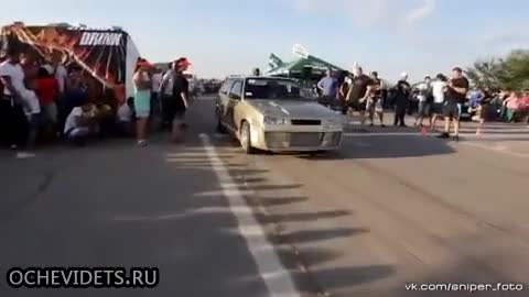 Лада седмица 300 коня къса конкуренцията на драг рейсинг !