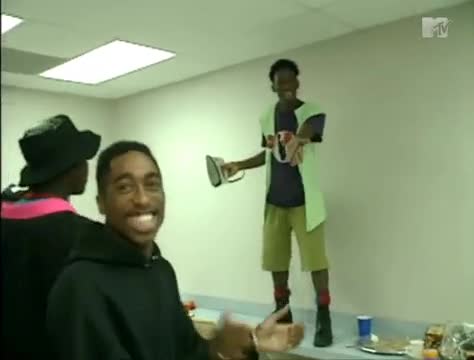 Ново..неизлъчвано Видео на 2pac Shakur !!!