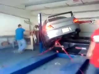 Такъв звяр с 1 въже не можеш го одържи... 