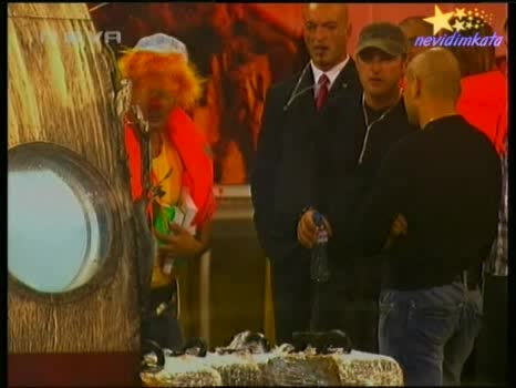 Big Brother 4 - Мъжете Сериозно Се Съмняват В ТОШКО!26.09.2008