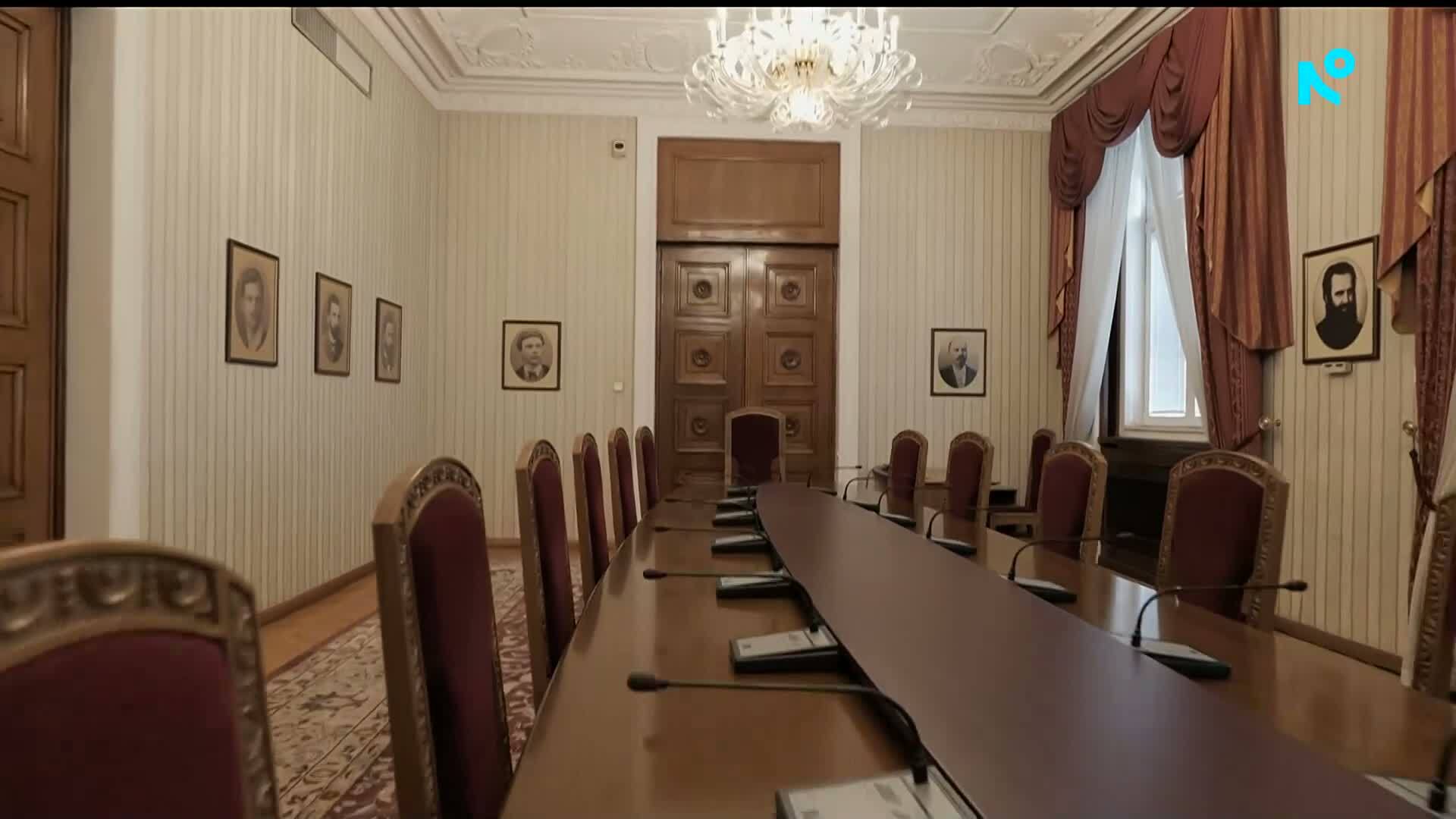 Президентът връчва втория мандат на ПП-ДБ