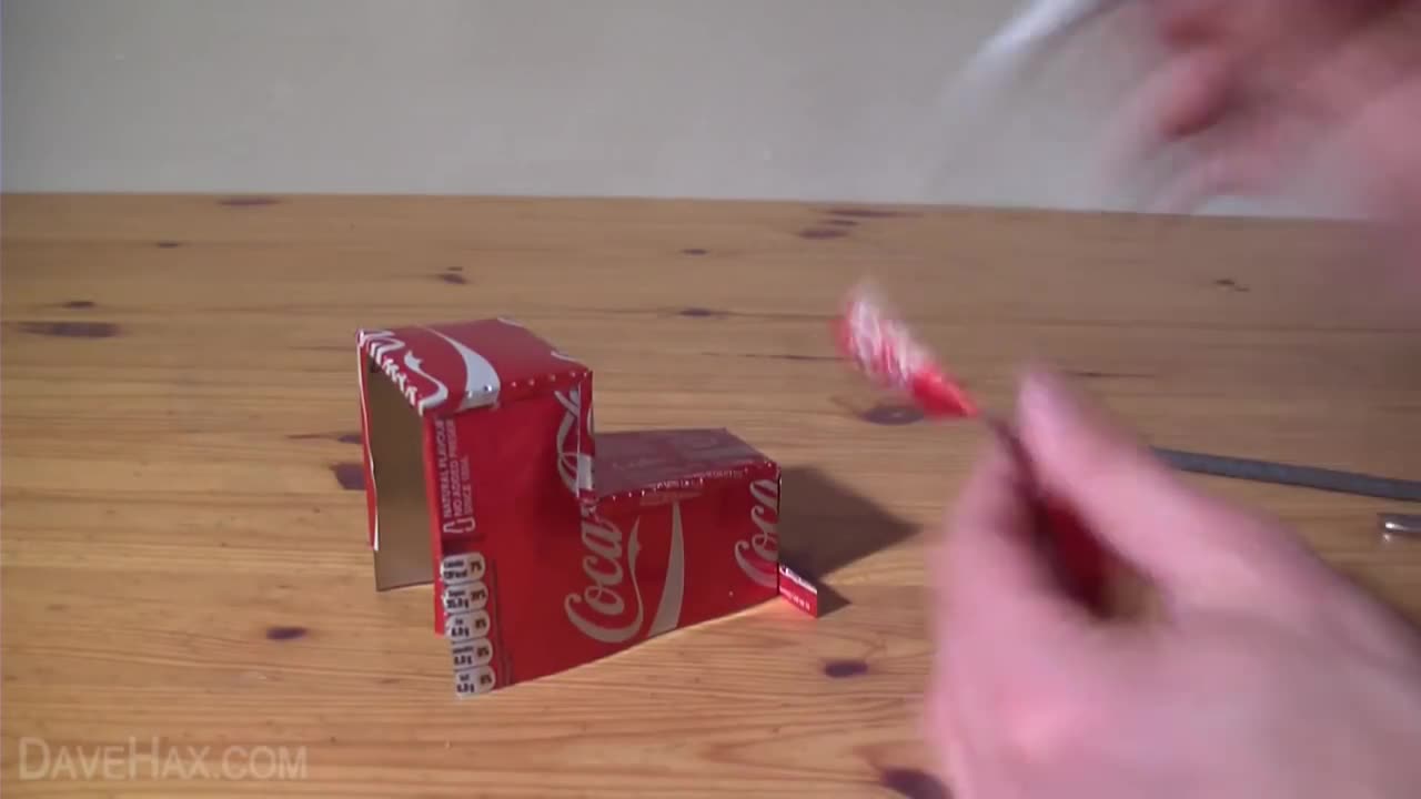 Как да си направим камион на Coca Cola от празни кутийки кока-кола! коледна украса.