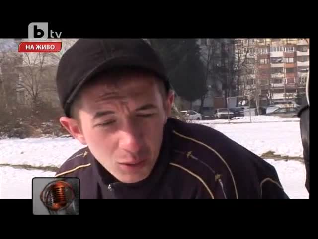 Полицаи пребиват деца в София 