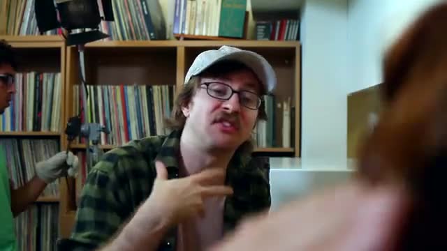 Защо порно актрисите не трябва да рекламират кисело мляко