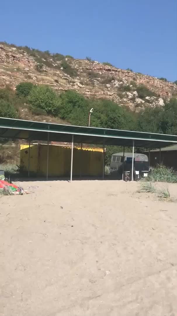 Плаж Болата се е превърнал в сметище