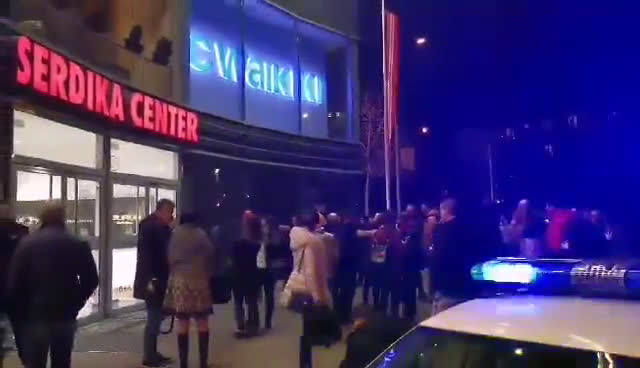 Евакуираха мол в София