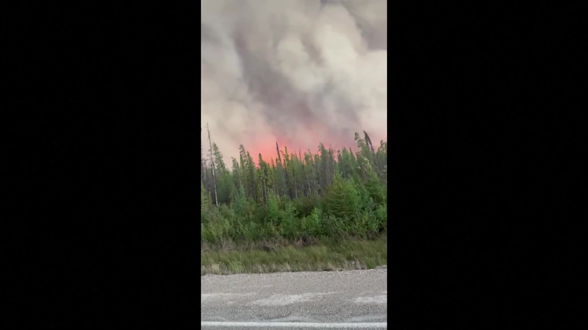 Северозападна Канада е опустошена от горски пожари (ВИДЕО)