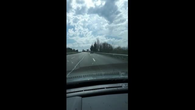 Незаконен път излиза на магистралата