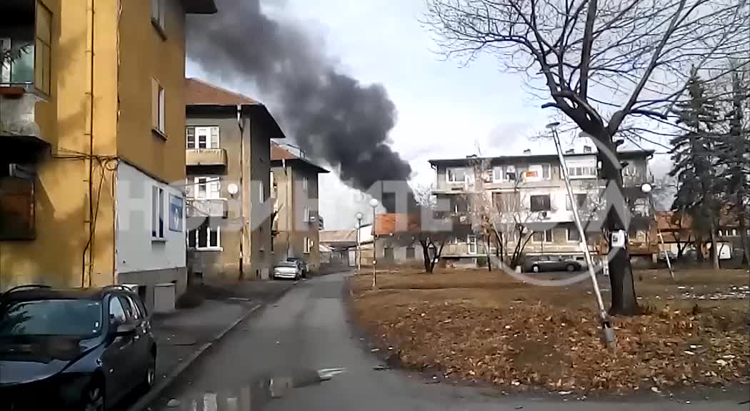 Голям пожар край „Ботевградско шосе” в София (ВИДЕО)