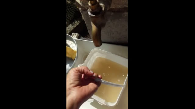 Кална питейна вода с пясък