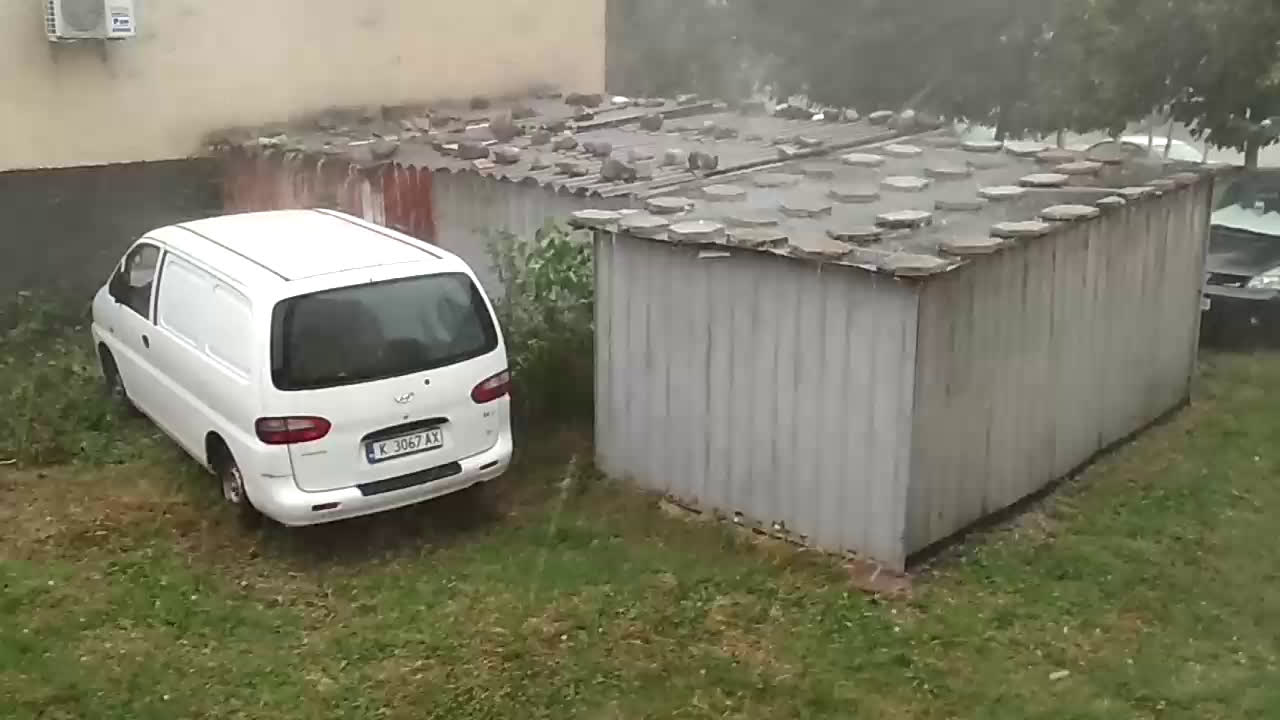 За трети път ураганна буря в Кърджали