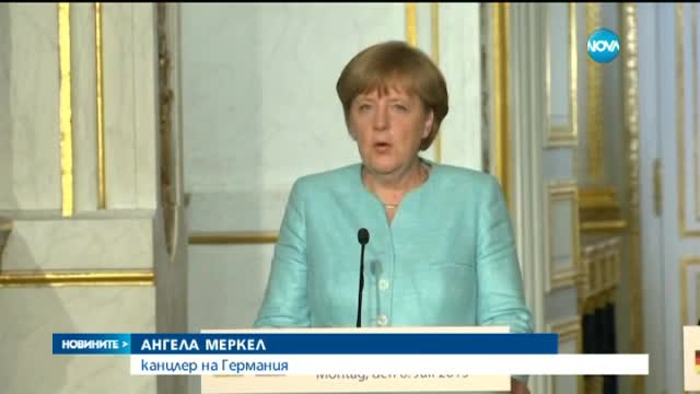 Оланд и Меркел: Вратата е отворена за разговори с Гърция