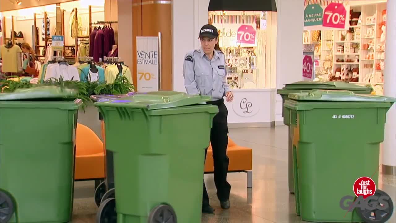 Смях! Банда от кофи за боклук стряскат хората - скрита камера ( Just For Laughs Gags )