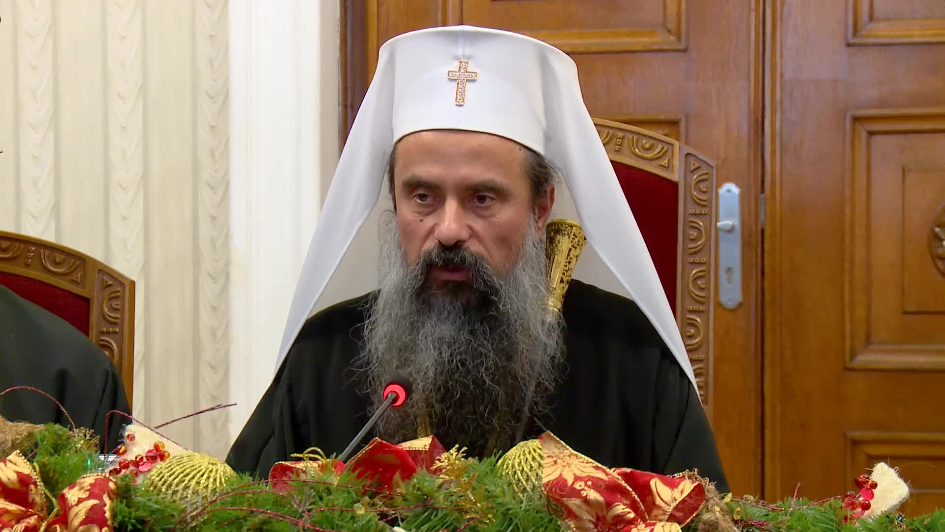 Президентът: Рисковете пред църквата са заплаха за националното единство и суверените