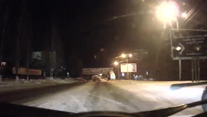 На този руснак водката му е дошла в повече, но излезе късметлия !
