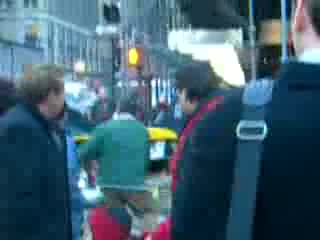 Fight - Кой  ще те чака  да  бъркаш  в  багажника.