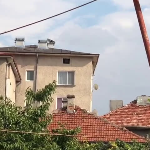 Саниране на блок във Велинград